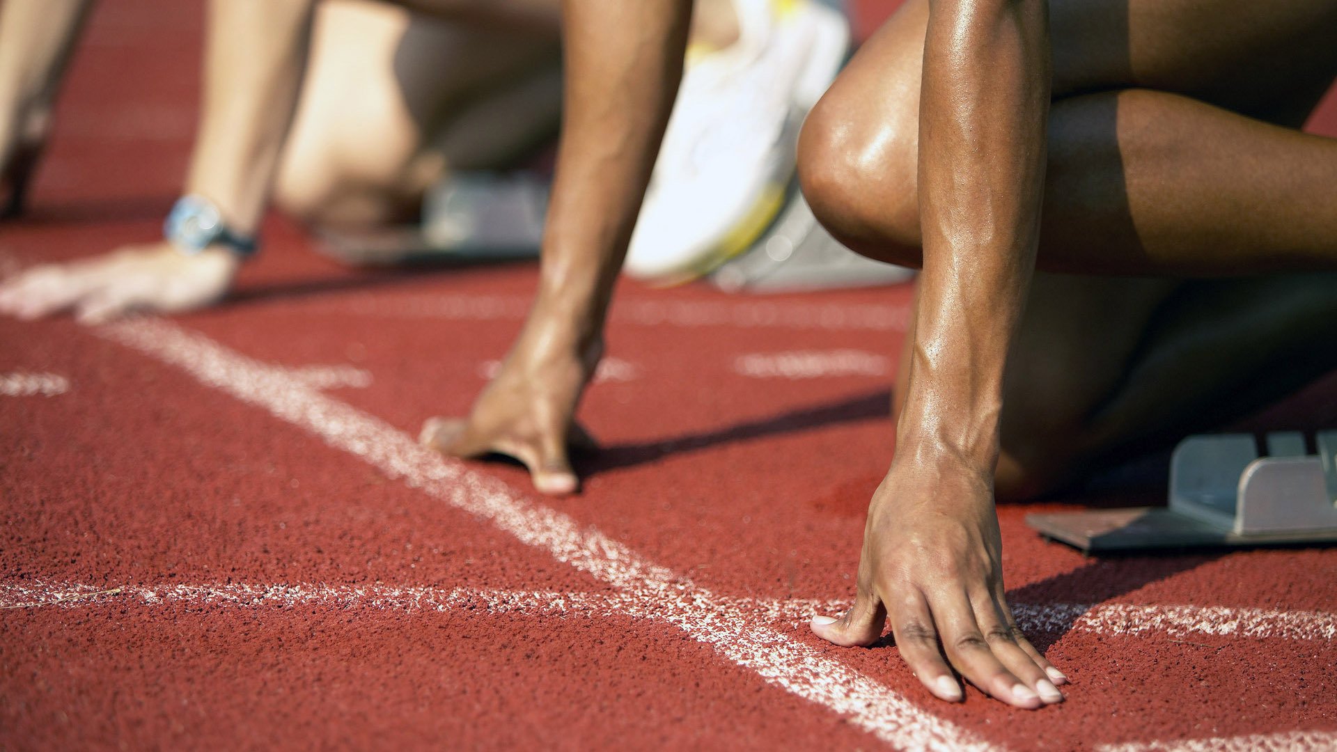 全国游泳冠军赛女子仰泳决赛 彭旭玮后程发力逆袭摘金